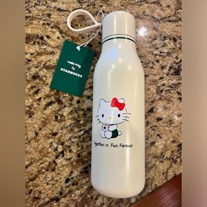 Starbucks 2025 Christmas 20 oz Stainless Bottle with Hello Kitty Design New